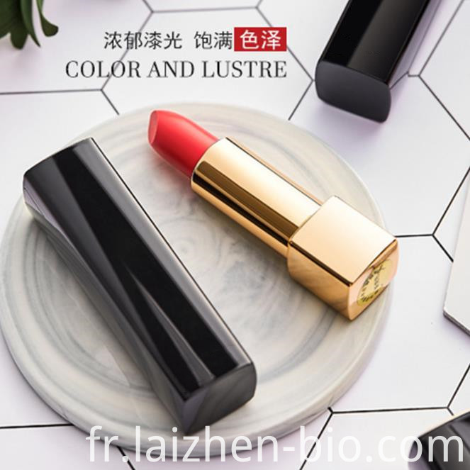 Gardez le rouge à lèvres mat Keep matte lipstick